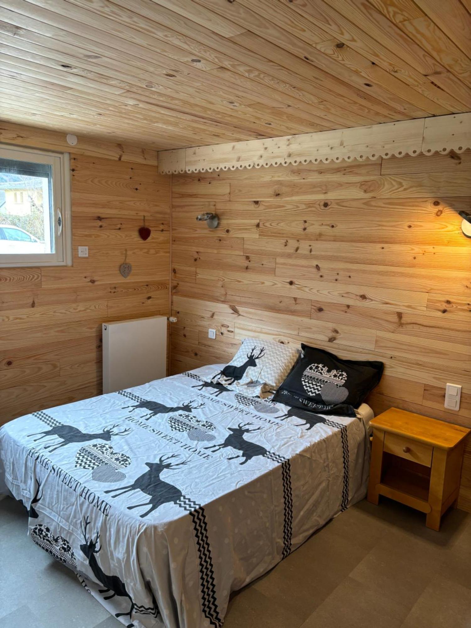 L'Oursiere A Saint Mamet Apartment Exterior photo