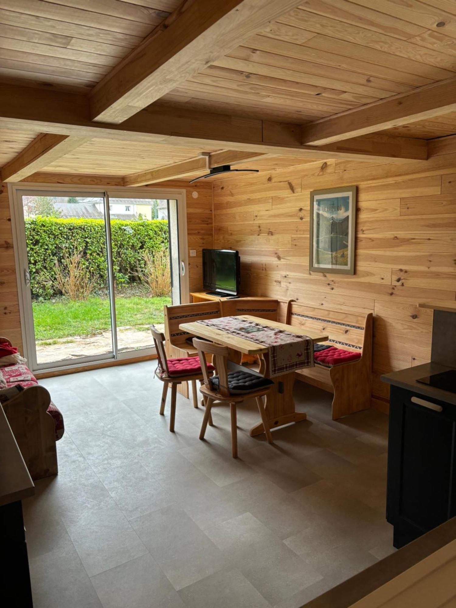 L'Oursiere A Saint Mamet Apartment Exterior photo